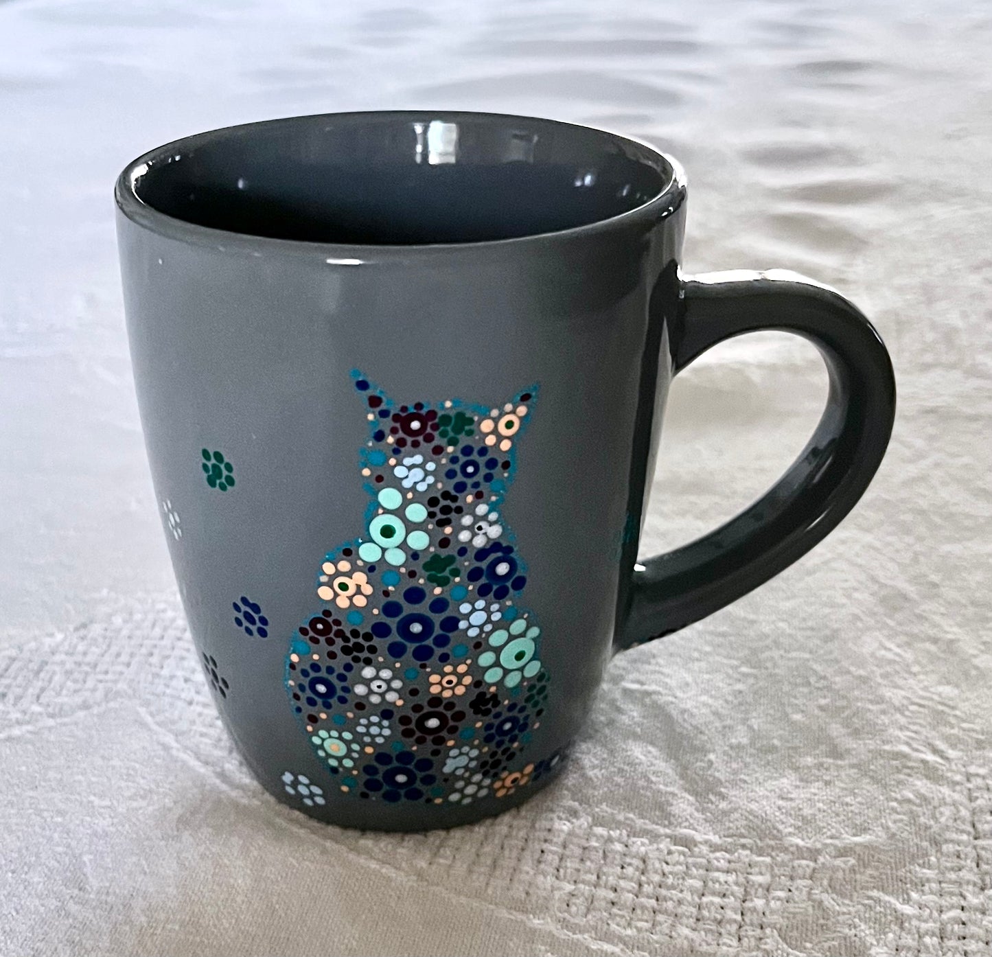 Cool Kitties - Grey Mod-style Cat Mug 10 oz